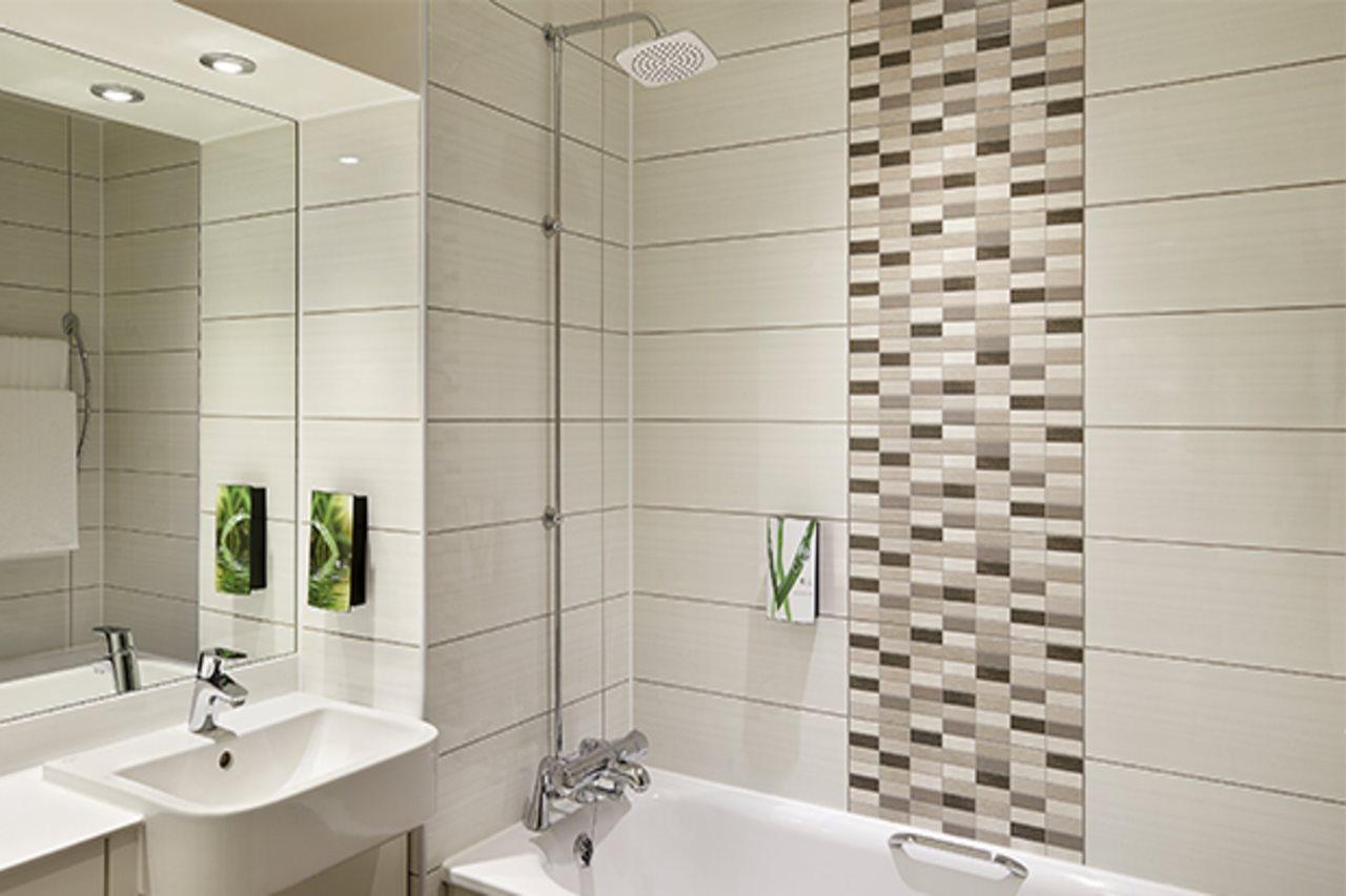 Premier Inn Manchester - Heaton Park ภายนอก รูปภาพ