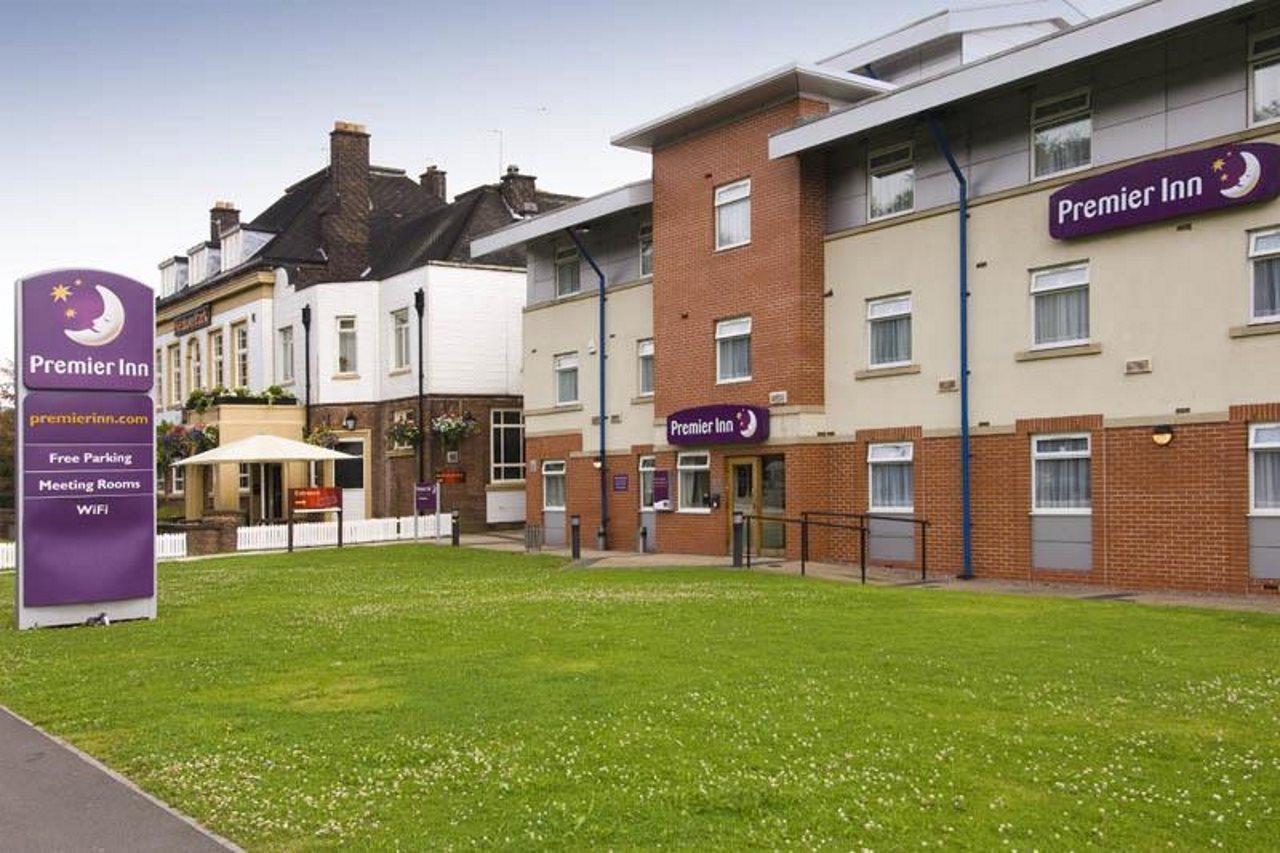 Premier Inn Manchester - Heaton Park ภายนอก รูปภาพ