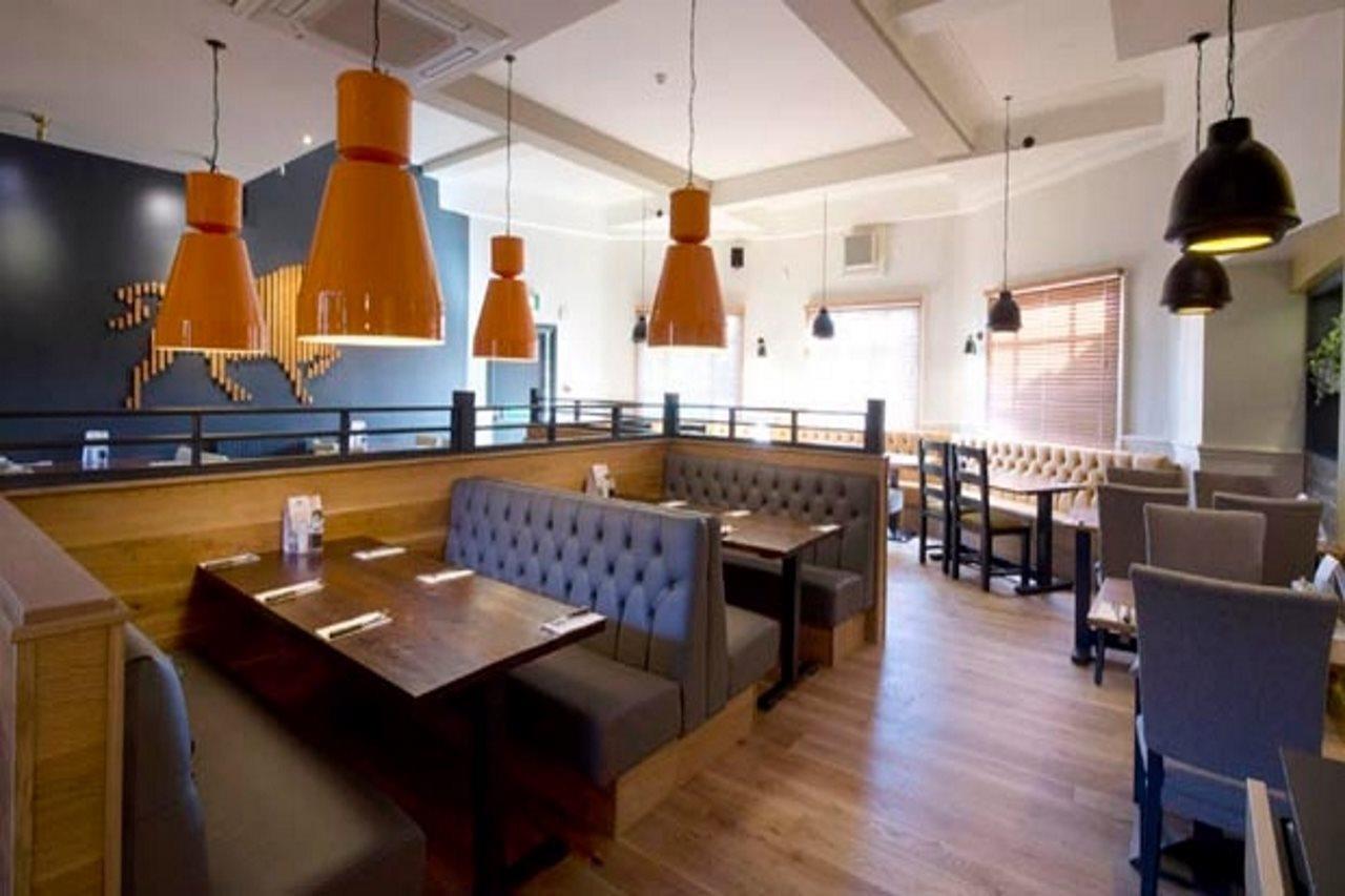 Premier Inn Manchester - Heaton Park ภายนอก รูปภาพ